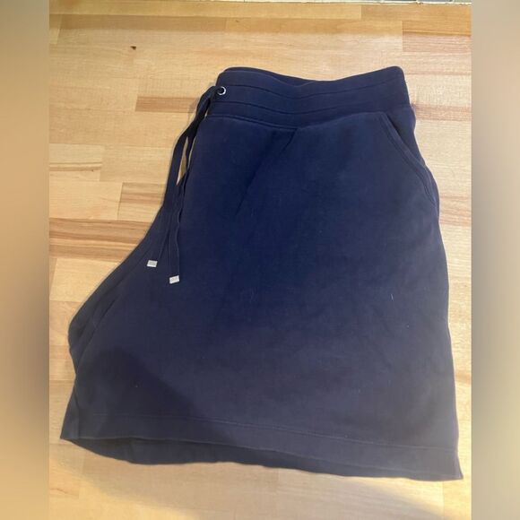 Croft & Barrow shorts, navy, size XL, excellent condition - Picture 2 of 3